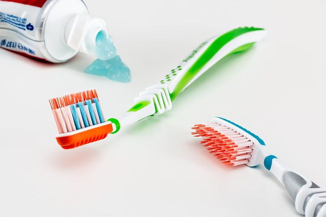اسرار استخدامات معجون الاسنان في التجميل للوجه و البشره